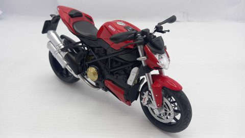 Ducati streetfighter S 2010 1/12, senza scatola originale