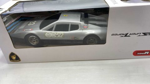 Ferrari BB512 1/12 senza radiocomando, modello radiocomandato diventato statico, segni di usura del tempo, in scatola di altro modello