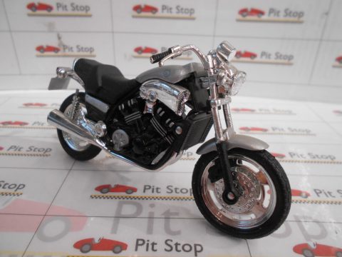 Maisto Yamaha V-Max 1/18, senza scatola originale