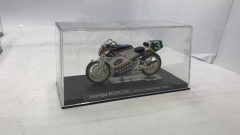Honda NSR250 Luca Cadalora 1991 1/24, senza scatola - scala 1:24