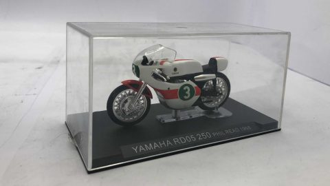 Yamaha RD05 250 Phil Read 1968 1/24 senza scatola