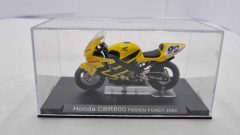 Honda CBR 600 Fabien Foret 2002 1/24 - scala 1:24