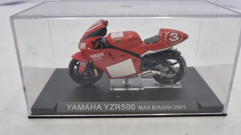 Yamaha YZR 500 Max Biaggi 2001 1/24 teca rotta