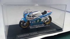 Yamaha TZ250L C. Sarron 1984 1/24, senza scatola originale - scala 1:24
