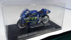 Suzuki RGV500 Kenny Roberts JR 2000 1/24, senza scatola originale - scala 1:24