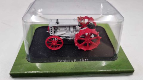 Trattore Fordson F 1917 1/43 scatola danneggiata