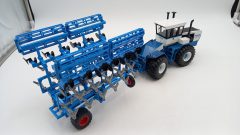 ERTL Ford FW-60 con coltivatore trainato 1/32, in perfette condizioni, senza scatola originale - foto 2