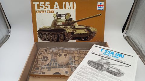 Esci Ertl T55 A (M) soviet tank 1/35, confezione lievemente usurata