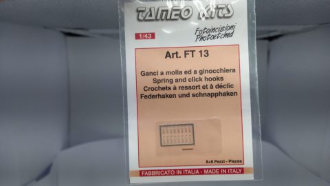 FT13 Tameo Kits fotoincisioni ganci a molla ed a ginocchiera 1/43