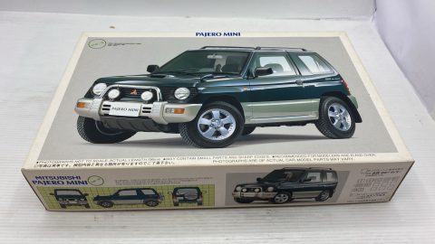 Fujimi Mitsubishi Pajero Mini 1/24 kit di montaggio