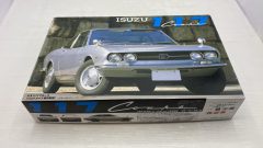 Fujimi Isuzu 117 Coupe 1/24 kit di montaggio - foto 1