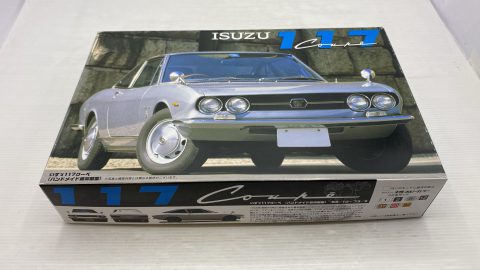 Fujimi Isuzu 117 Coupe 1/24 kit di montaggio