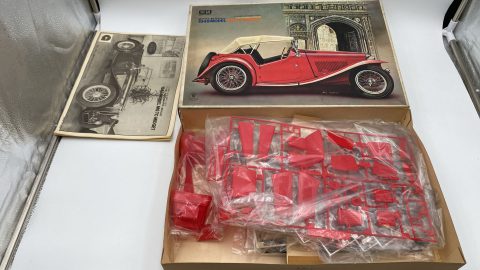 Gakken MG TC Midget 1948 1/16 kit di montaggio, scatola leggermente usurata