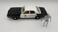 GreenLight Dodge Monaco Metropolitan Police 1977 1/18 with T-800 Endoskeleton figure The Terminator - foto 6
