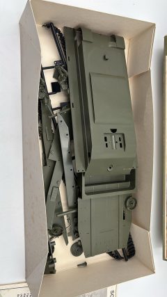 Glencoe Models BTR-50 1/32, parzialmente montato - foto 2