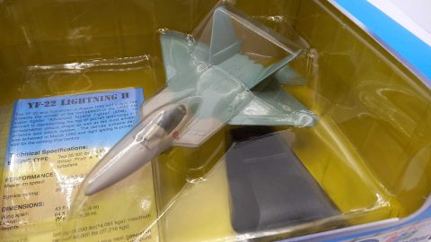 Globo aereo YF-22 Lightning II 1/100