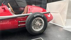 GP Replicas Ferrari 500 F2 A. Ascari n.5 Winner British GP 1953 1/18 - foto 6