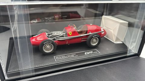 GP Replicas Ferrari 500 F2 A. Ascari n.5 Winner British GP 1953 1/18