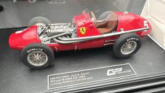 GP Replicas Ferrari 500 F2 A. Ascari n.5 Winner British GP 1953 1/18 - foto 5