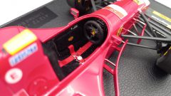 GP Replicas Ferrari 412 T2 J. Alesi 1/18 - foto 7