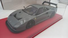 GT Spirit Ferrari F40 Competizione 2022 1/18, in teca di plexiglass con base similpelle, completo di scatola originale - sca?