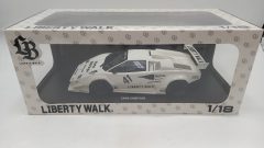 GT Spirit Lamborghini Countach 2023 LB-Works 1/18 - foto 7