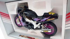 Guiloy Suzuki GSX-R 750 cc 1/10, scatola leggermente rovinata - foto 4