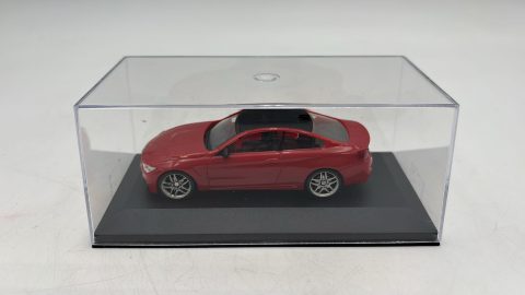 BMW M4 1/43 senza scatola