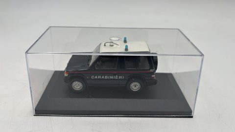 Mitsubishi Pajero 1996 Carabinieri 1/43 senza scatola, manca specchio
