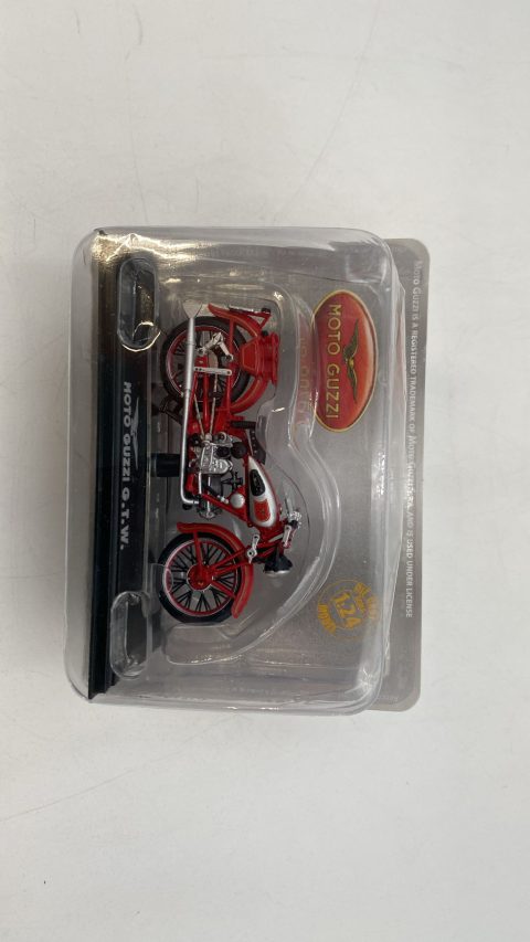 Moto Guzzi G.T.W. 1/24