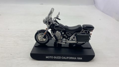Moto Guzzi California Carabinieri 1994 1/24 senza teca, senza scatola originale