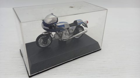 Ducati 900 SS 1975 1/32, teca con qualche segno, senza scatola originale