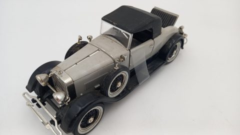 Ford Coupe Roadster 1928  1/32, segni del tempo, senza scatola originale