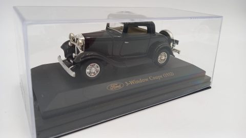 Ford 3 Window Coupe 1932 1/43, lieve fioritura della vernice, senza scatola originale