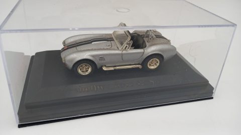 Shelby Cobra 427S/C 1964 1/43, vernice che fiorisce, senza scatola originale