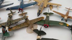 Lotto di 20 aerei da guerra 1/72, kit montati, alcuni mancanti di particolari, da ripristinare - foto 7