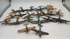 Lotto di 20 aerei da guerra 1/72, kit montati, alcuni mancanti di particolari, da ripristinare - scala 1:72