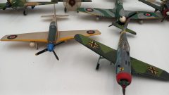 Lotto di 20 aerei da guerra 1/72, kit montati, alcuni mancanti di particolari, da ripristinare - foto 2