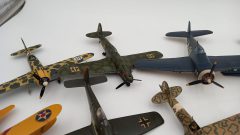 Lotto di 20 aerei da guerra 1/72, kit montati, alcuni mancanti di particolari, da ripristinare - foto 4