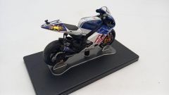 Yamaha YZR-M1 Valentino Rossi WC 2009 1/18, senza scatola originale - foto 2