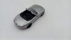 BMW Z8 1/64, mancante copri cerchione posteriore destro, senza scatola originale - foto 2