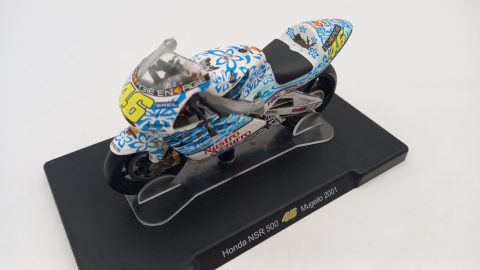 Honda NSR 500 Valentino Rossi Mugello 2001 1/18, senza scatola originale