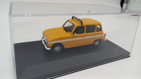 Renault 4L Taxi Antananarivo Madagascar 1984 1/43, senza scatola originale