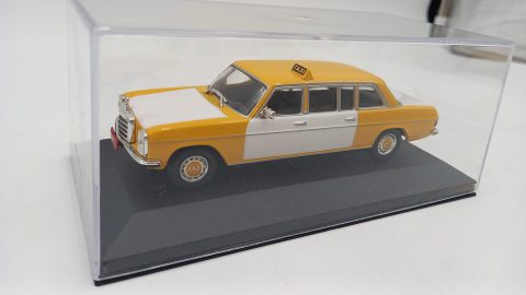 Mercedes 240D Limousine Taxi Beirut 1970 1/43, senza scatola originale