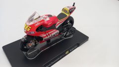 Ducati Desmosedici GP11.1 Valentino Rossi Mugello 2011 1/18, senza scatola originale - scala 1:18