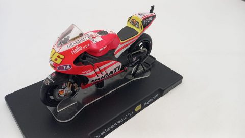 Ducati Desmosedici GP11.1 Valentino Rossi Mugello 2011 1/18, senza scatola originale