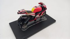 Ducati Desmosedici GP11 Valentino Rossi WC 2011 1/18,  senza scatola originale - foto 2
