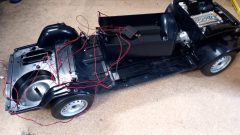 Alfa Romeo Giulia Super 1.6 Carabinieri 1/8, kit completo di tutte le uscite, solo portiera sinistra rovinata come si vede in foto - foto 2