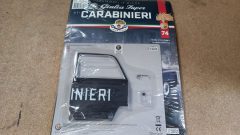 Alfa Romeo Giulia Super 1.6 Carabinieri 1/8, kit completo di tutte le uscite, solo portiera sinistra rovinata come si vede in foto - foto 4
