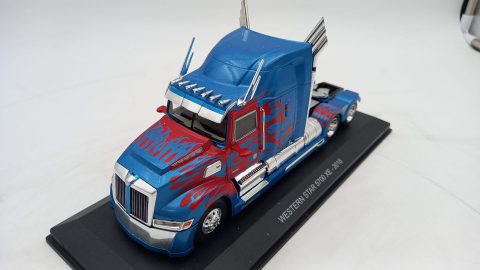 Camion Western Star 5700 XE 2016 1/32, senza scatola originale